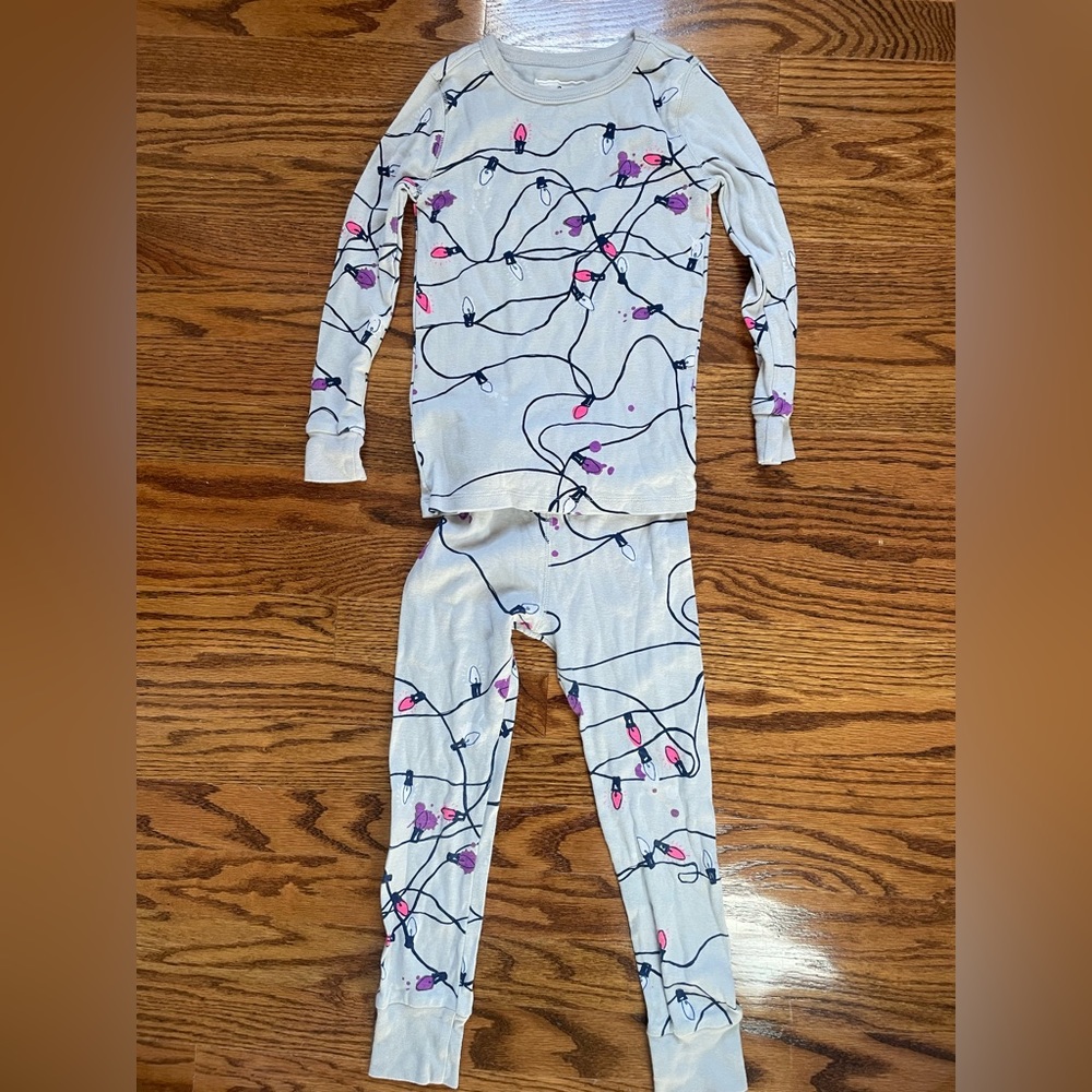 J.Crew kids Holiday lights pajamas size 5💜🩷